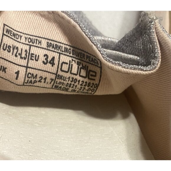 Hey Dude Wendy Youth Size 2 Sparkling Silver Peach Moc Toe Sneaker Slip On - Picture 9 of 10